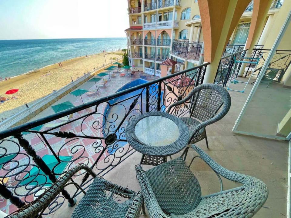 Helle 3-Zimmer-Wohnung mit Meerblick im Atrium-Komplex, Elenite – Bulgarien – Bild 14