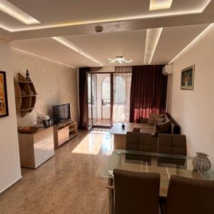 Bulgarien, Sveti Vlas Zweizimmerwohnung mit Parkplatz in der Tiefgarage im Komplex „Olymp“