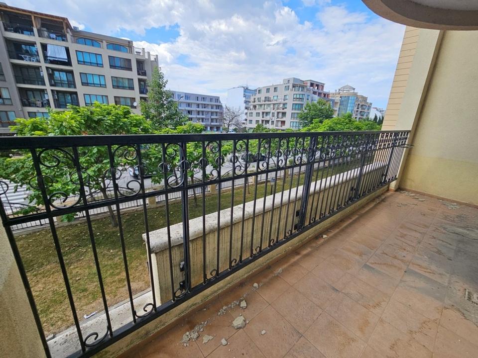 Pomorie, Bulgarien – vollständig eingerichtete Dreizimmerwohnung im Komplex Sunset – Bild 2