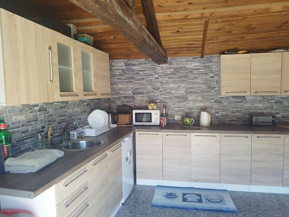 Komplett möbliertes und renoviertes Haus mit 4 Schlafzimmern in Bolyarovo, Region Jambol – Bild 3