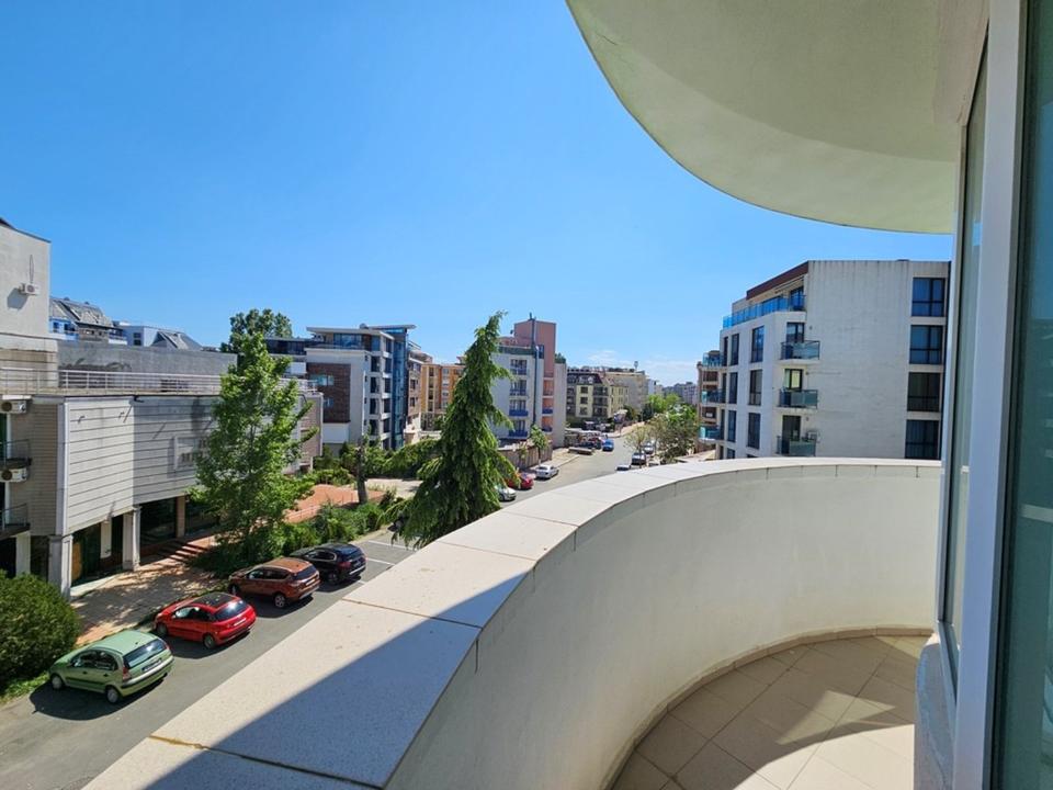 Sonnenstrand, Bulgarien – geräumige Dreizimmerwohnung im Komplex Pirop