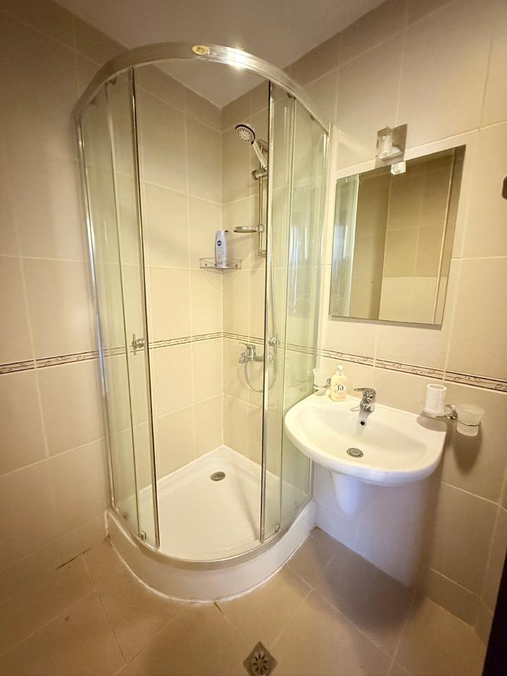 Ausgezeichnete möblierte 3-Zimmer-Wohnung in Koscharitsa, Bulgaria – Bild 15