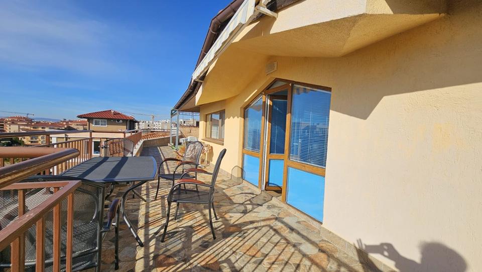 Penthouse-Wohnung mit zwei Schlafzimmern im Komplex "Aqua Dreams" – Bild 3