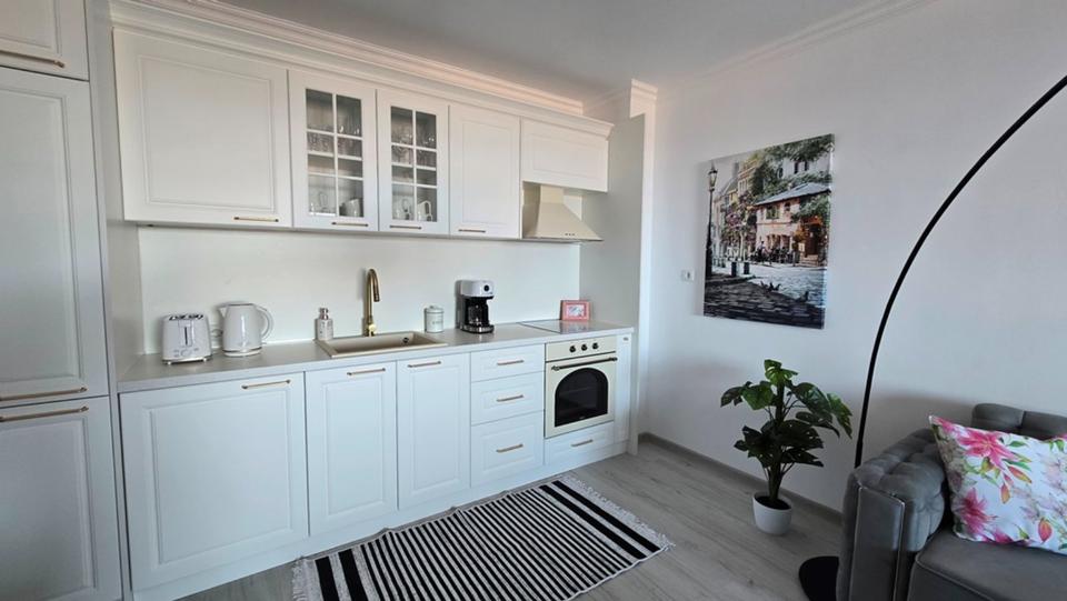 Bulgarien , Sveti Vlas Moderne, neu eingerichtete Dreizimmerwohnung mit Meer- und Bergblick im Komplex Etera 4 – Bild 3