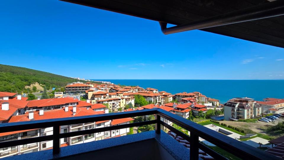 Bulgarien , Sveti Vlas Moderne, neu eingerichtete Dreizimmerwohnung mit Meer- und Bergblick im Komplex Etera 4