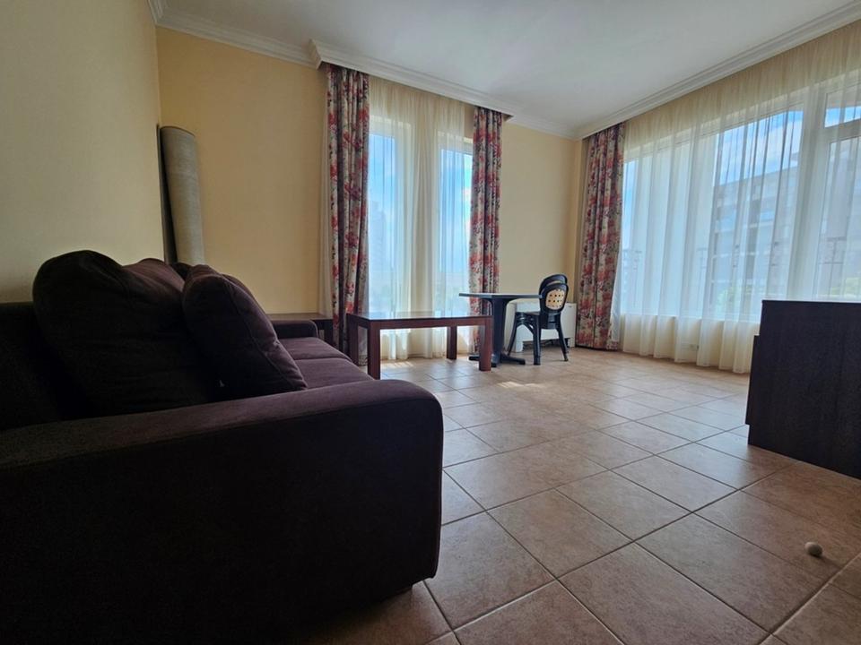 Pomorie, Bulgarien – vollständig eingerichtete Dreizimmerwohnung im Komplex Sunset – Bild 3