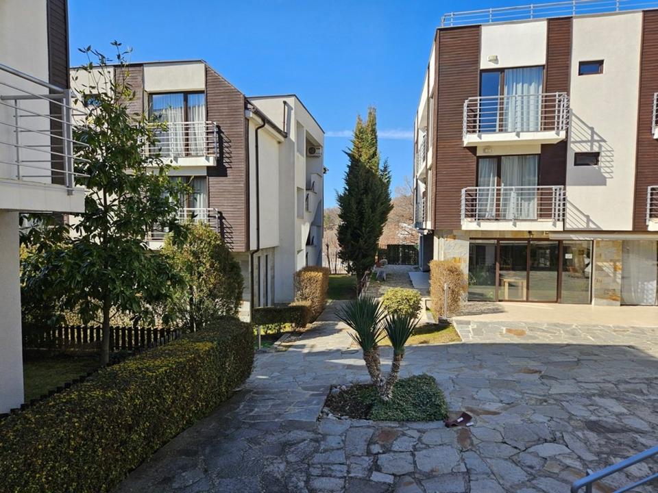 Geräumige Drei-Zimmer-Wohnung im New Line Village – Sonnenstrand. – Bild 8