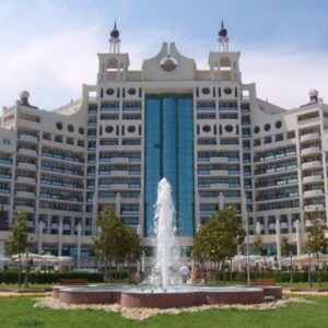 Pomorie, Bulgarien – vollständig eingerichtete Dreizimmerwohnung im Komplex Sunset