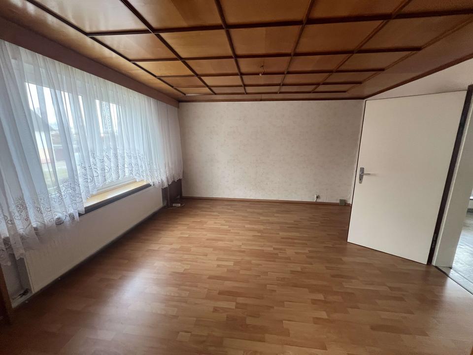 Hobbybastler und Autoliebhaber aufgepasst! Großes Wohnhaus mit eigener Werkstatt! – Bild 14