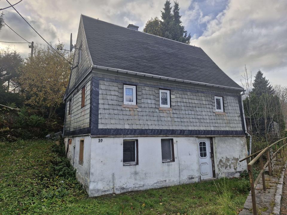 Kleines Einfamilienhaus zur individuellen Sanierung in Wiesa!