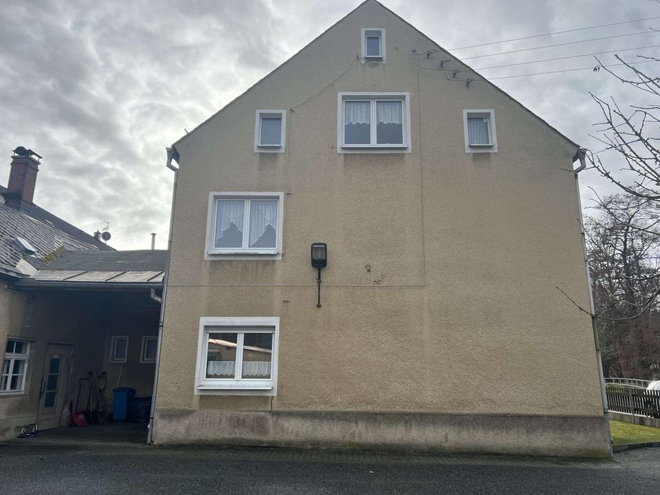 Hobbybastler und Autoliebhaber aufgepasst! Großes Wohnhaus mit eigener Werkstatt! – Bild 3