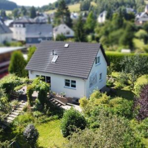 Gemütliches Einfamilienhaus mit Keller und tollem Garten!