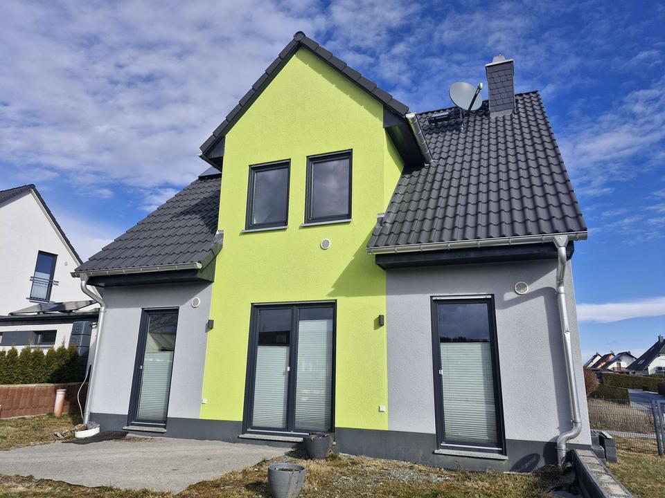 Neuwertiges Einfamilienhaus in Ehrenfriedersdorf – Modern, effizient & bezugsfertig! – Bild 2