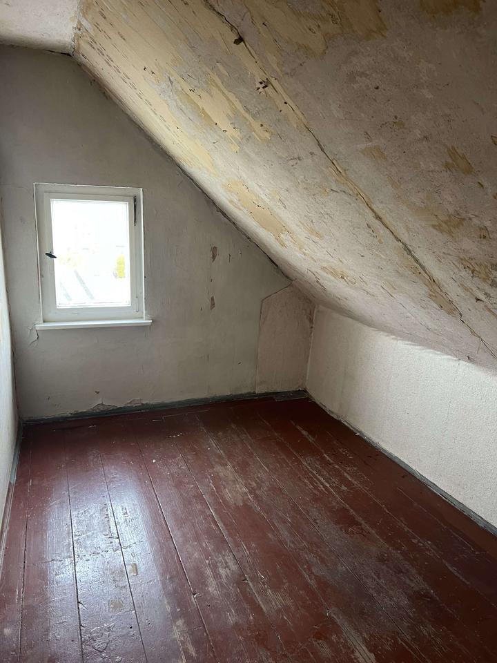 Hobbybastler und Autoliebhaber aufgepasst! Großes Wohnhaus mit eigener Werkstatt! – Bild 8