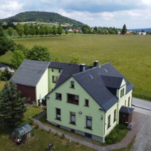 Schönes Anwesen in Bärenstein am Waldesrand mit Bergblick!