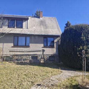 Doppelhaushälfte mit Traumblick – Wohnen in schöner Lage von Lauter-Bernsbach!