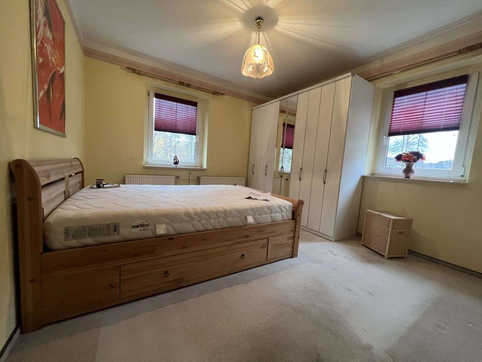 Schöne DHH am Waldrand mit tollem Grundstück! – Bild 7