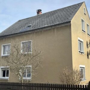 Hobbybastler und Autoliebhaber aufgepasst! Großes Wohnhaus mit eigener Werkstatt!