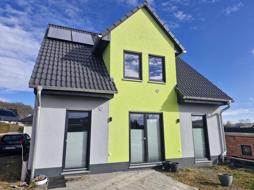 Neuwertiges Einfamilienhaus in Ehrenfriedersdorf – Modern, effizient & bezugsfertig!
