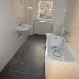 Große 2-Raum Wohnung mit Balkon im Stadtzentrum