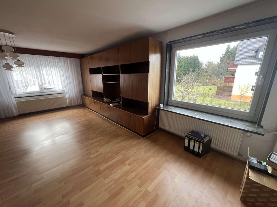 Hobbybastler und Autoliebhaber aufgepasst! Großes Wohnhaus mit eigener Werkstatt! – Bild 12