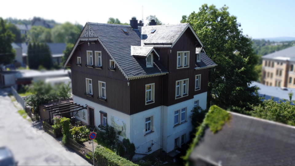 Tolle Villa in zentraler, dennoch ruhiger Lage von Annaberg-Buchholz! – Bild 2