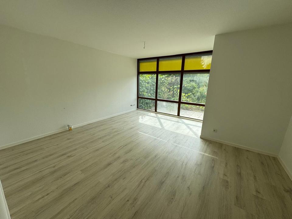 2025 Komplettmodernisierung! Tolles Anwesen aus EFH, Nebengebäude und sensationellem Grundstück! – Bild 16