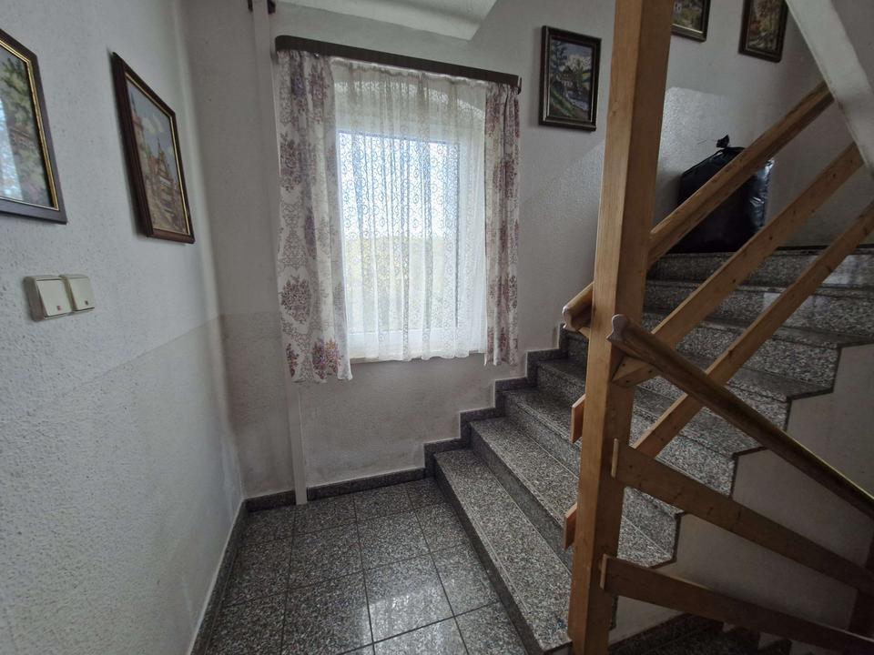 Großes Grundstück, ruhige Lage, viel Potenzial – Doppelhaushälfte in Pockau! – Bild 14