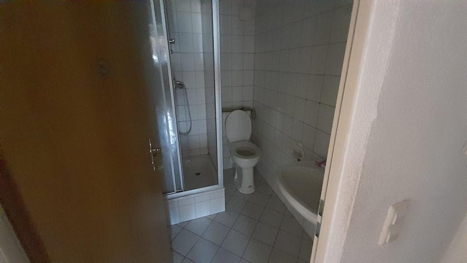 Schöne 3-Raum Wohnung in Rödlitz mit Einbauküche – Bild 9