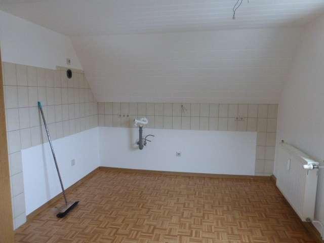 Kleine Single-Dachgeschosswohnung mit toller Aussicht – Bild 5