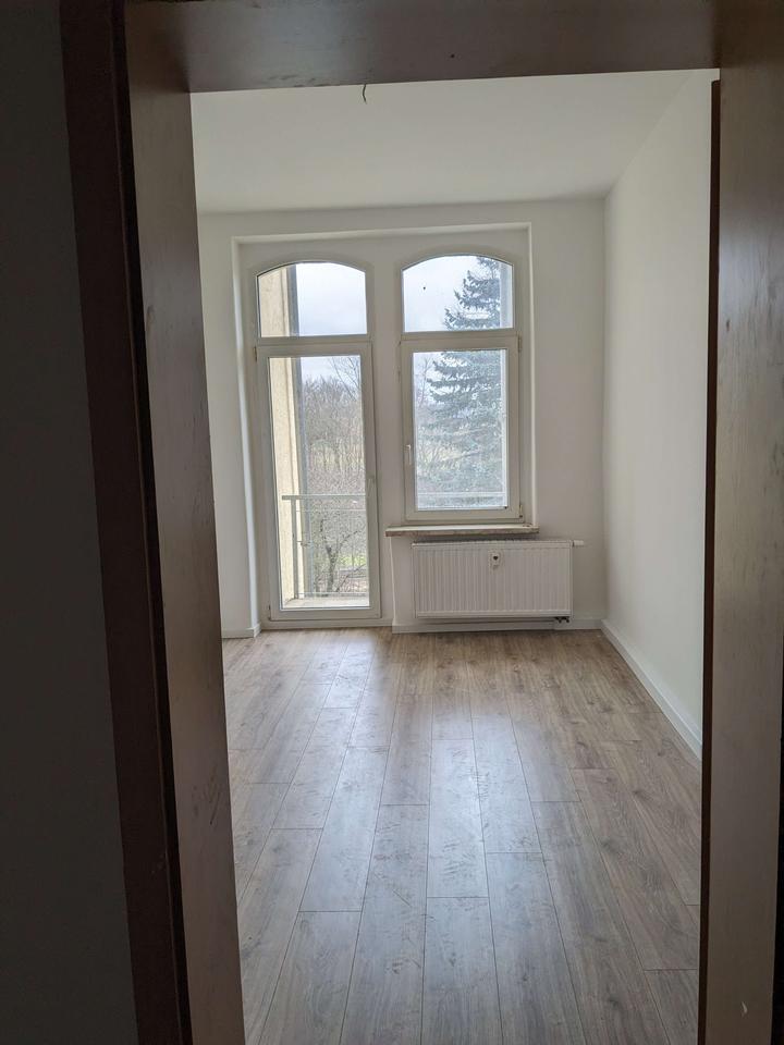 Schöne 4-Raumwohnung mit zwei Balkonen und Garten! – Bild 10