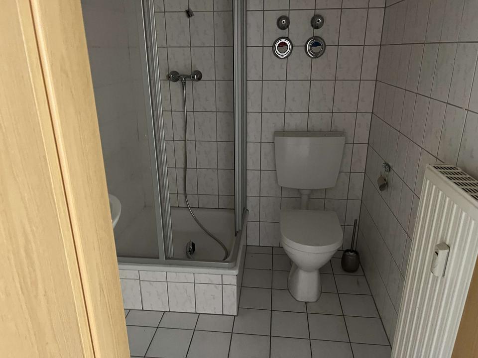 Schöne 4-Raumwohnung mit zwei Balkonen und Garten! – Bild 12