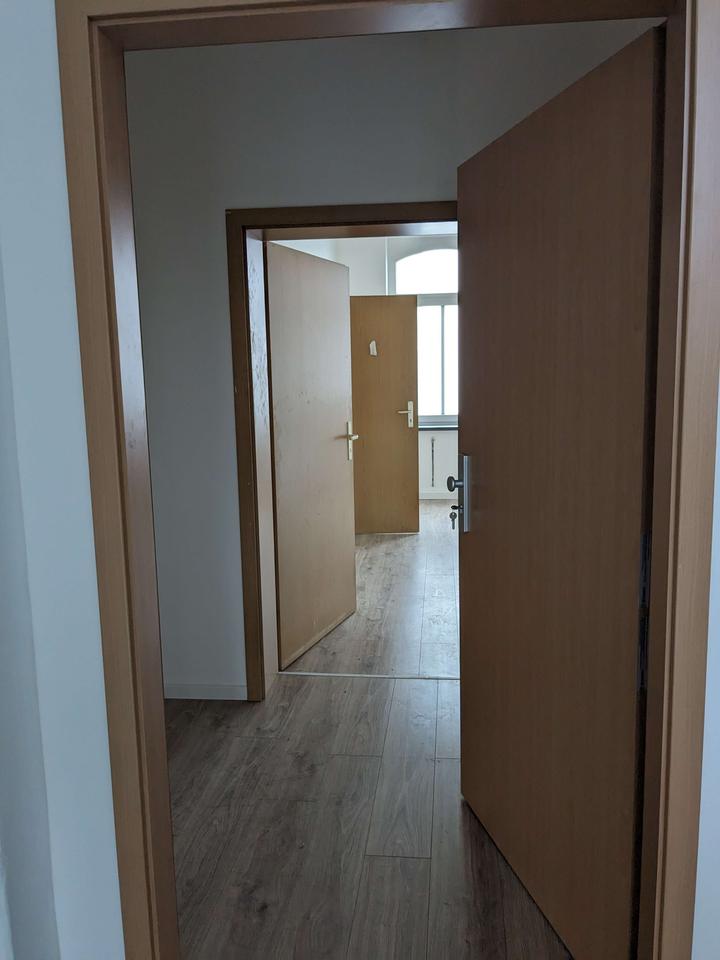 Schöne 4-Raumwohnung mit zwei Balkonen und Garten! – Bild 8