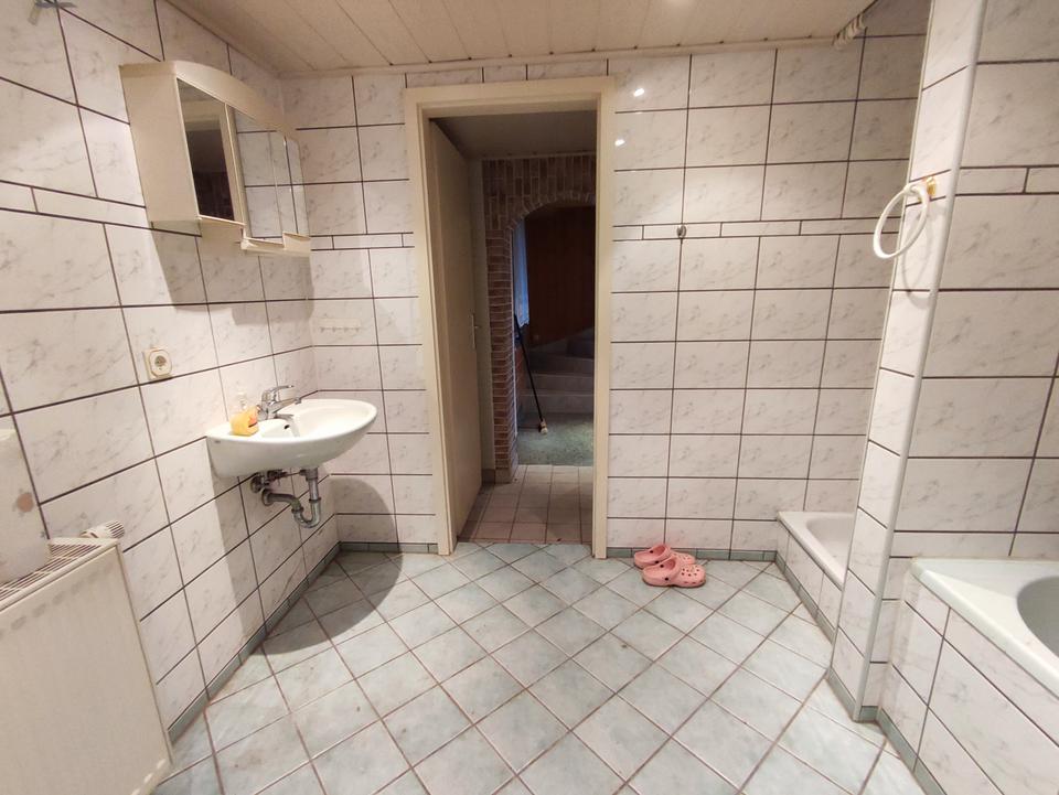 Kleines Sanierungsobjekt für kleine Familie mit kleinem Garten! – Bild 9