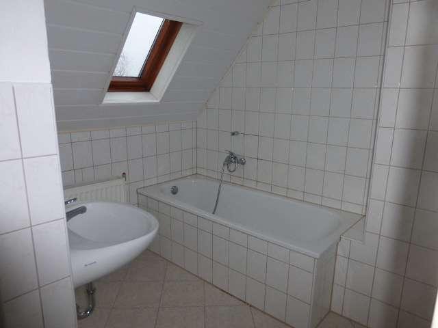 Kleine Single-Dachgeschosswohnung mit toller Aussicht – Bild 6