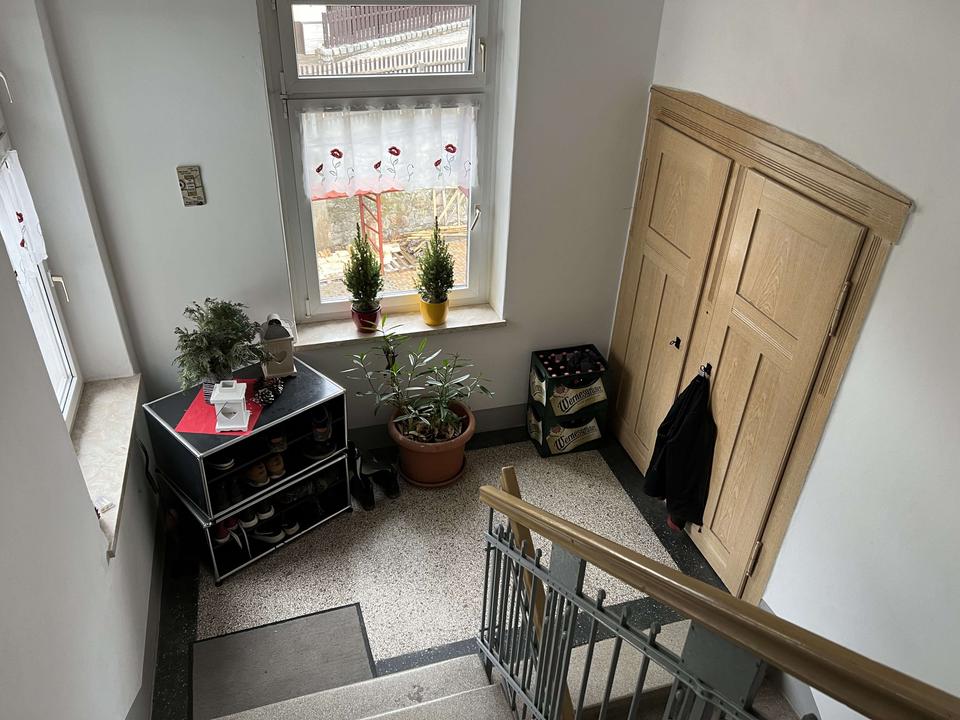 Hier können Sie wohnen und bekommen zusätzlich Mieteinnahmen! MFH als Kapitalanlage oder Eigenheim! – Bild 8