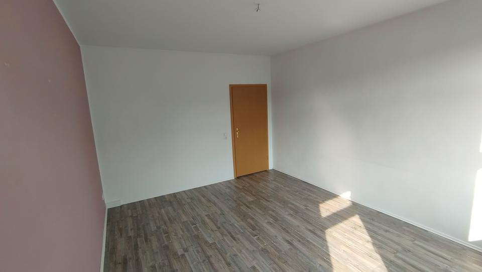 Hier können Sie wohnen und bekommen zusätzlich Mieteinnahmen! MFH als Kapitalanlage oder Eigenheim! – Bild 16